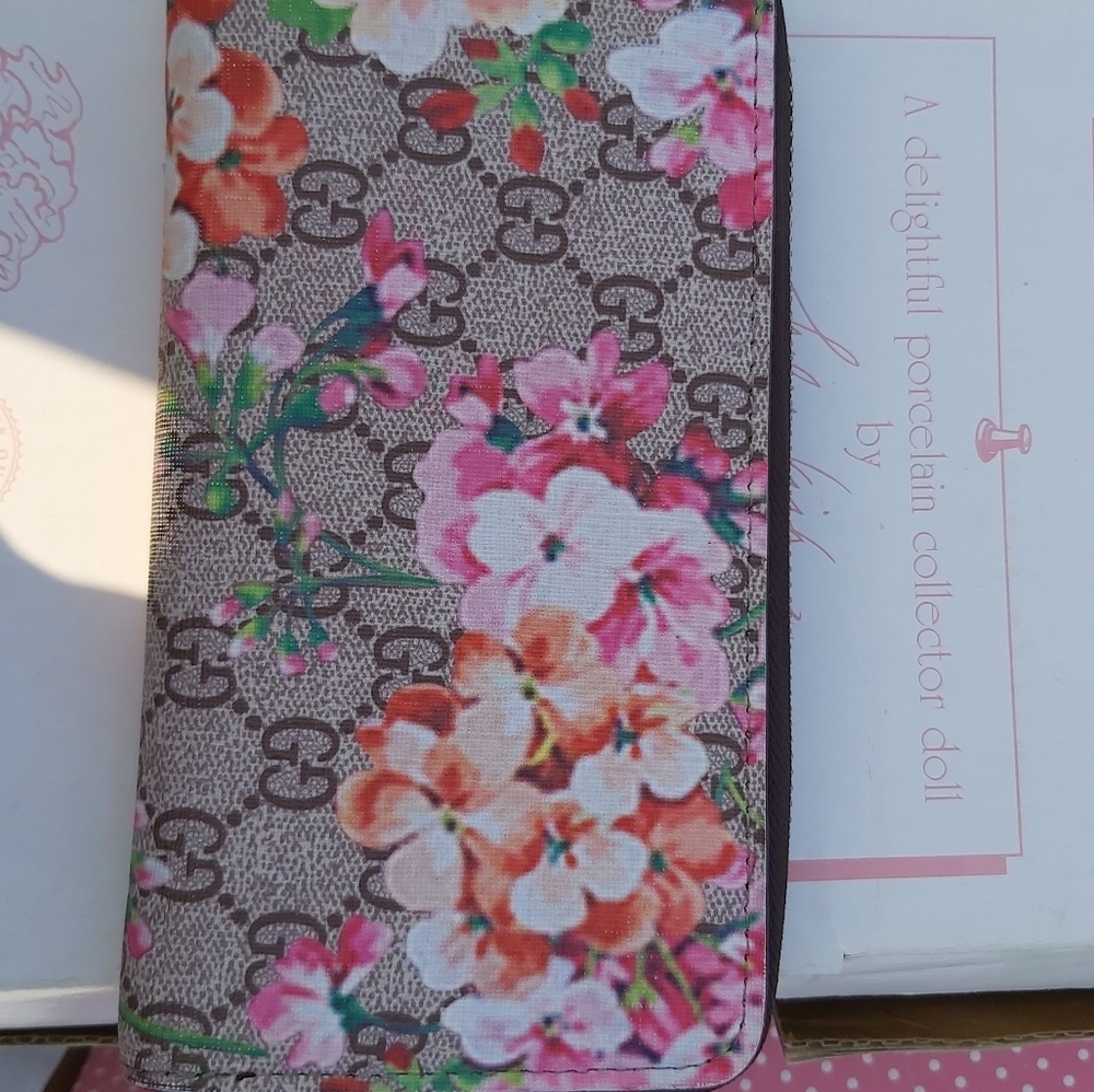 Gucci wallet new never used